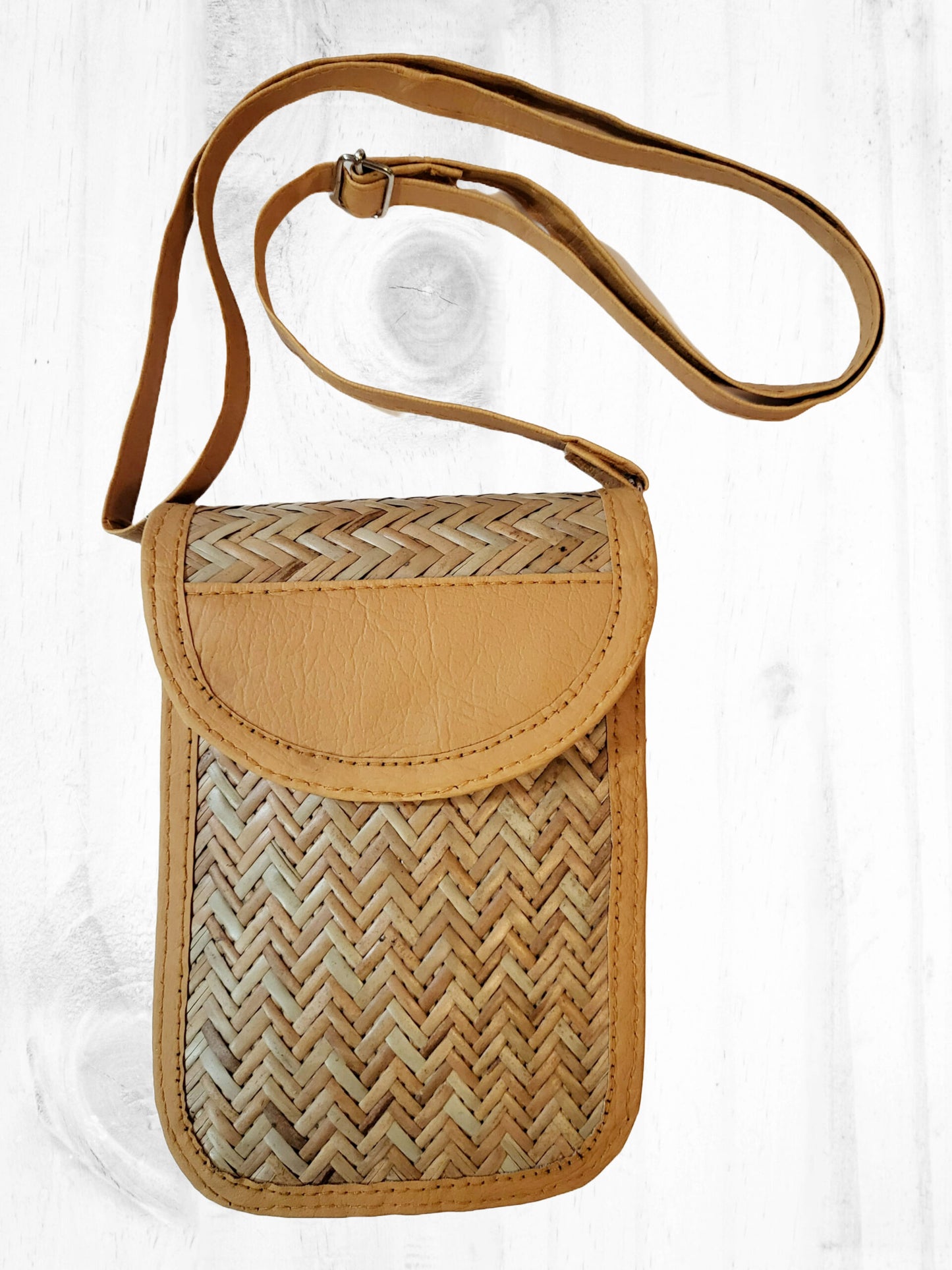 Bamboo Bag Shital Pati Handmade Women's Mobile Sling Bag Eco-Friendly  Shoulder Crossbody